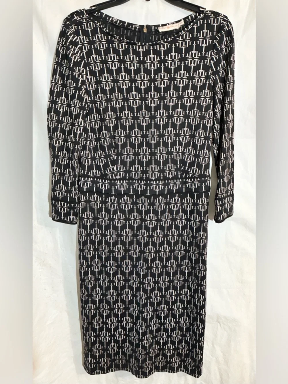 Tory Burch 100% Silk Retro Monogram  Dress Sz M Stretch Party Office
